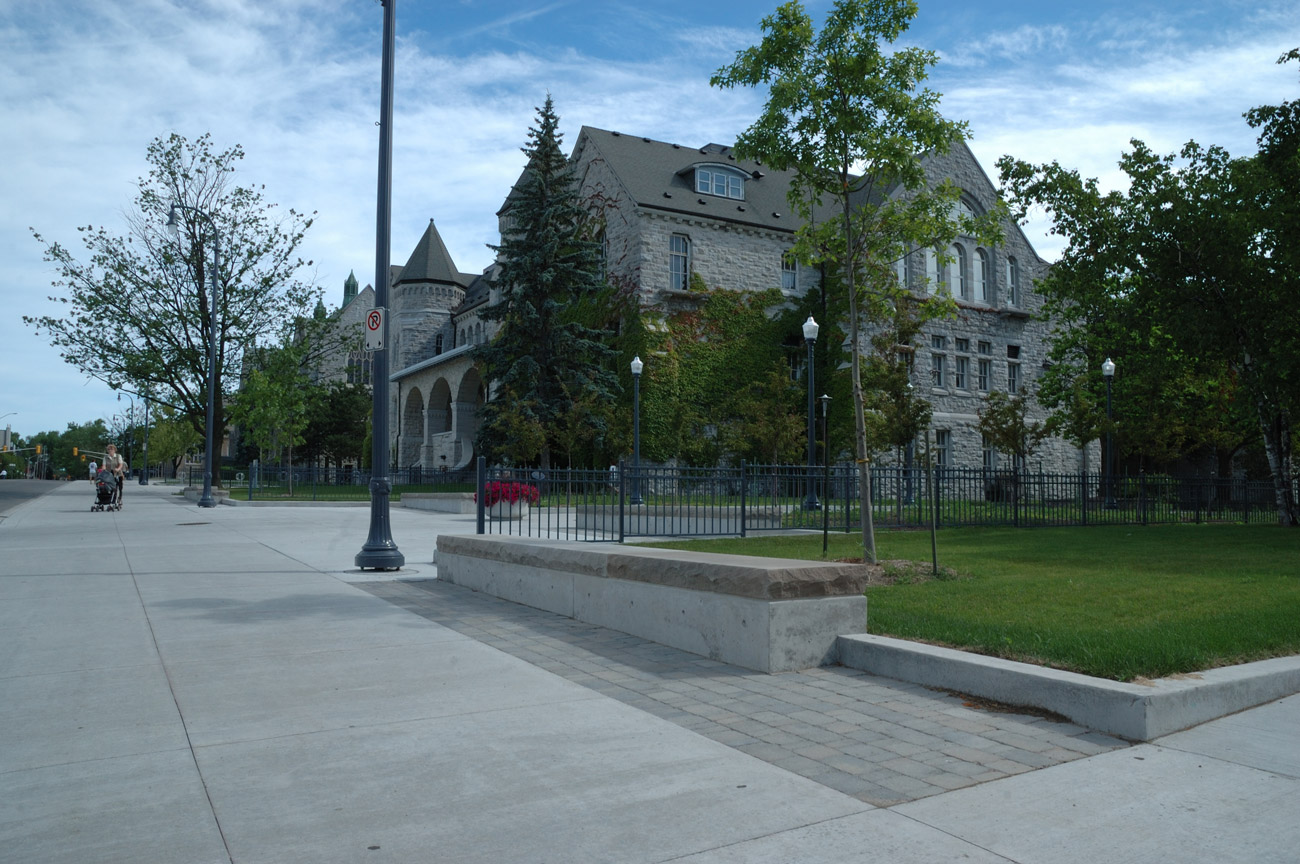 Queen's University